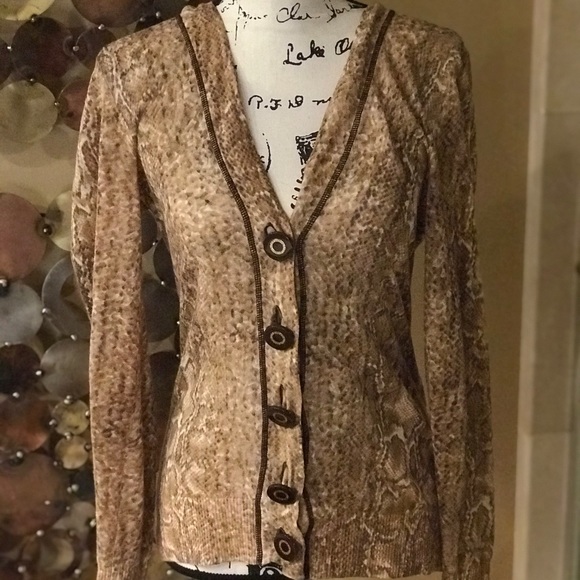 Tory Burch Simone snakeskin print size 
